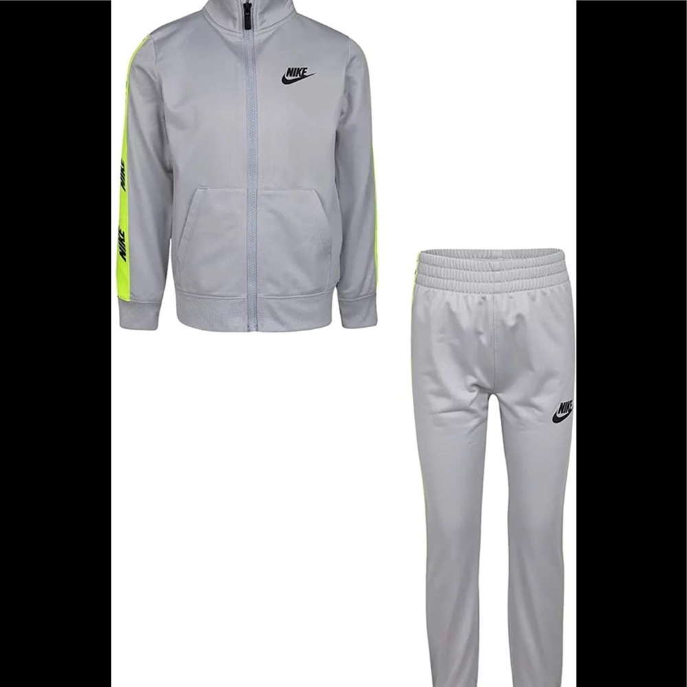 BRAND NEW* Nike 2-piece track suit. Sz 12 months.
